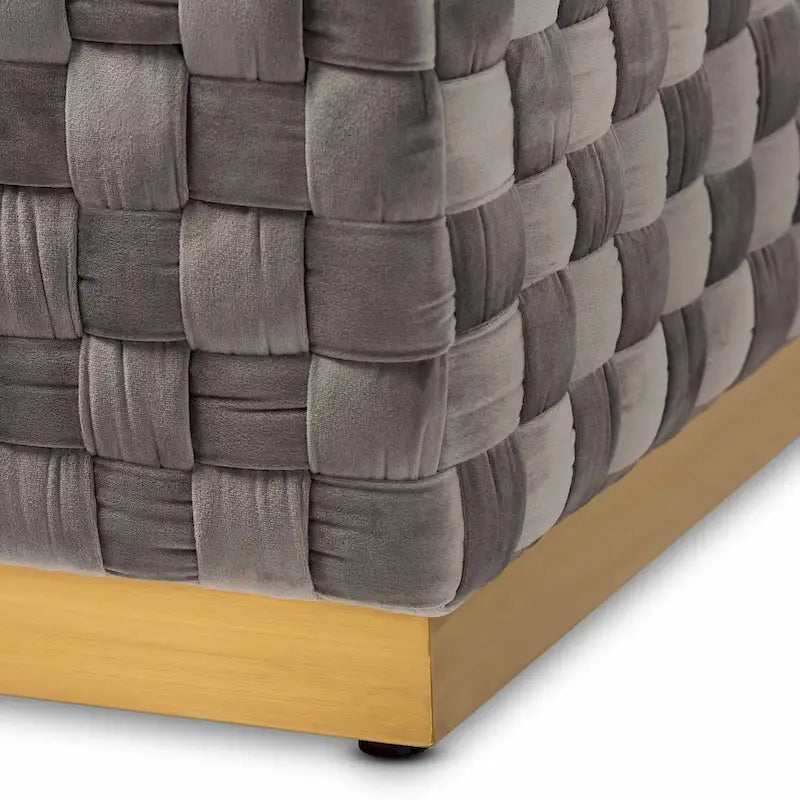 Pouf poggiapiedi quadrato in velluto con base in metallo dorato