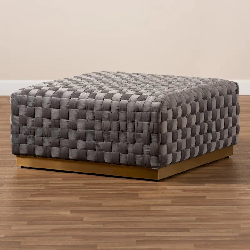 Pouf poggiapiedi quadrato in velluto con base in metallo dorato