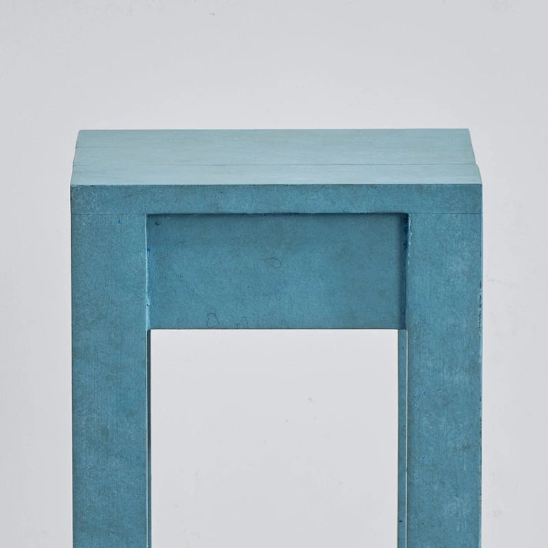 Tavolino in legno massello dipinto blu-verde con mensola