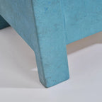 Tavolino in legno massello dipinto blu-verde con mensola